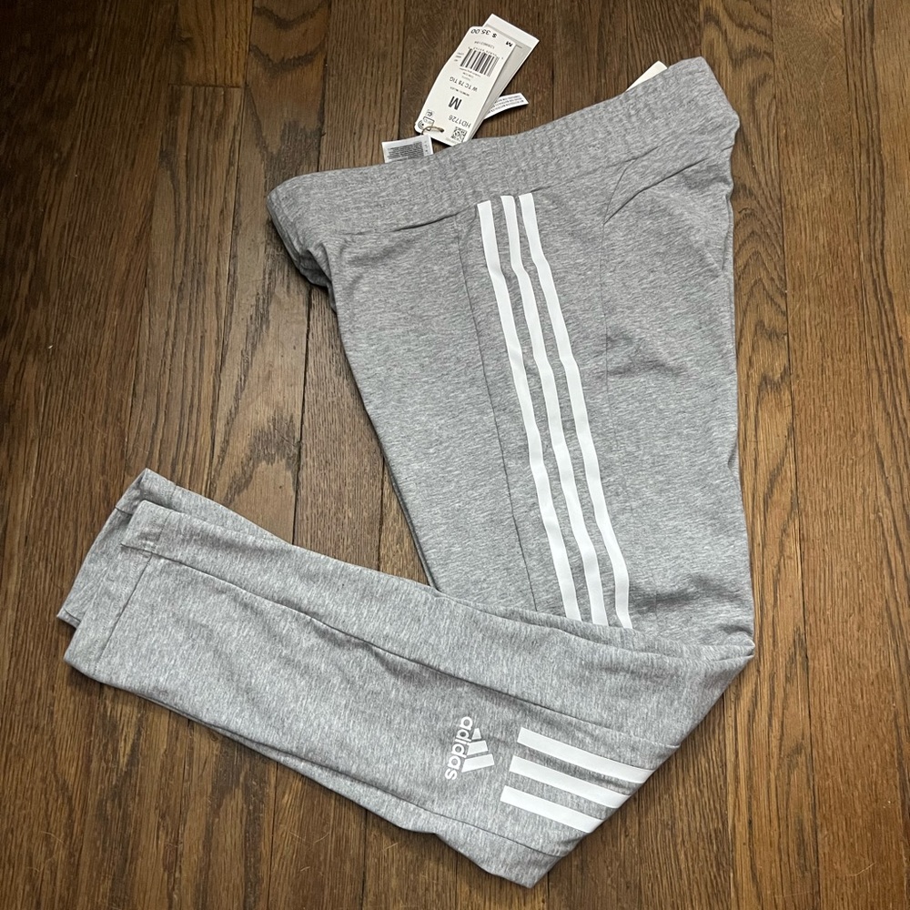 NWT women’s ADIDAS tight fit mid rise 7/8 leggings